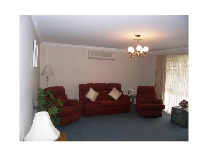 5 Kirrilee Court, Berwick VIC 3806