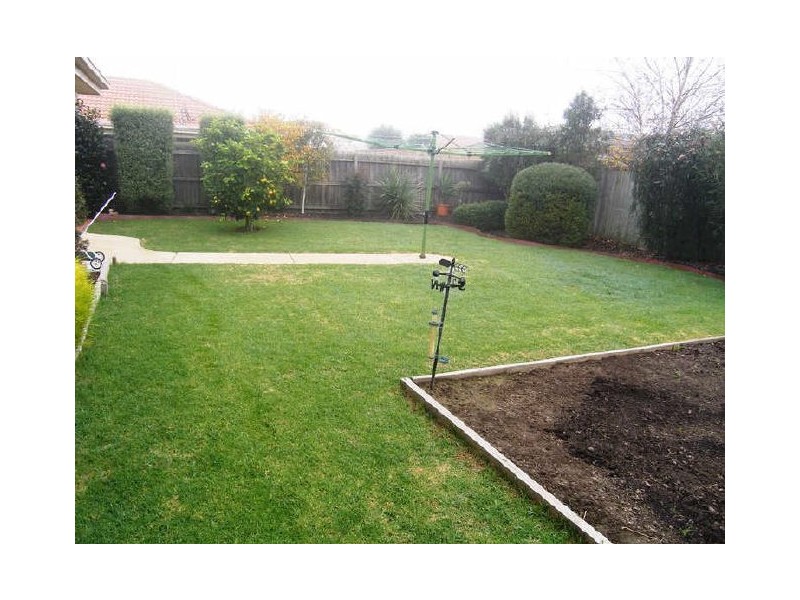 5 Kirrilee Court, Berwick VIC 3806