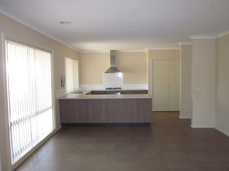 10 Northgate Drive, Berwick VIC 3806