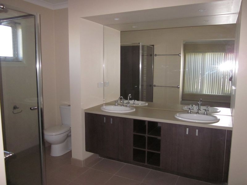 10 Northgate Drive, Berwick VIC 3806