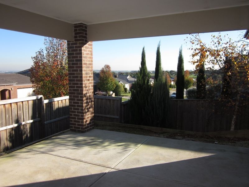 10 Northgate Drive, Berwick VIC 3806