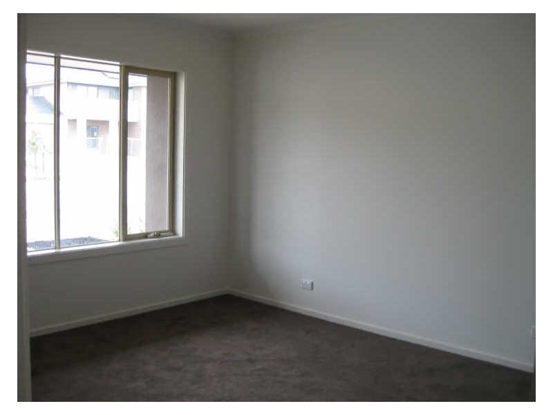 24 Mannavue Blvd, Cranbourne North VIC 3977