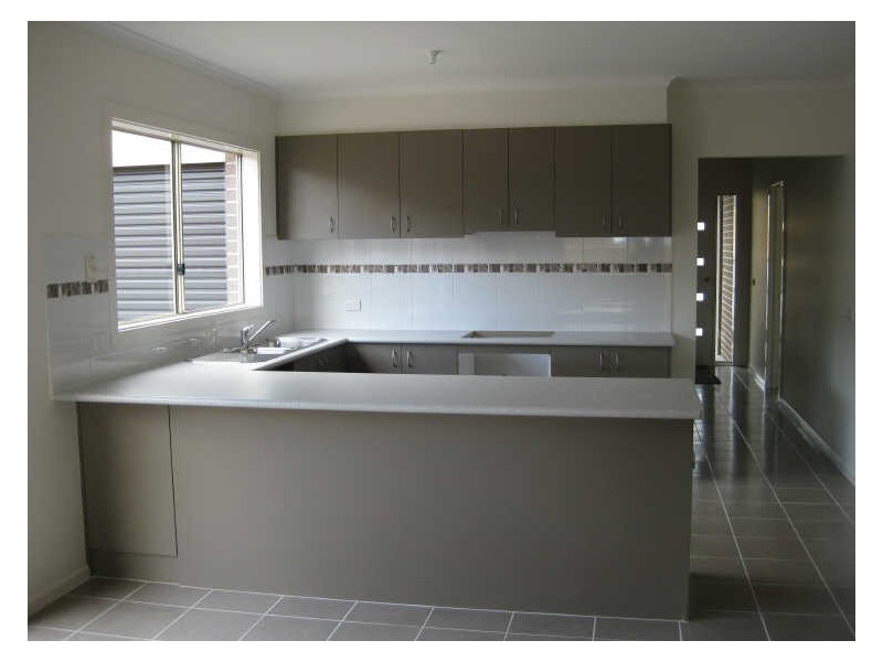 24 Mannavue Blvd, Cranbourne North VIC 3977