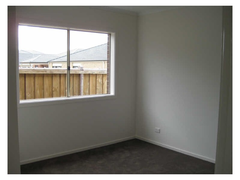 24 Mannavue Blvd, Cranbourne North VIC 3977