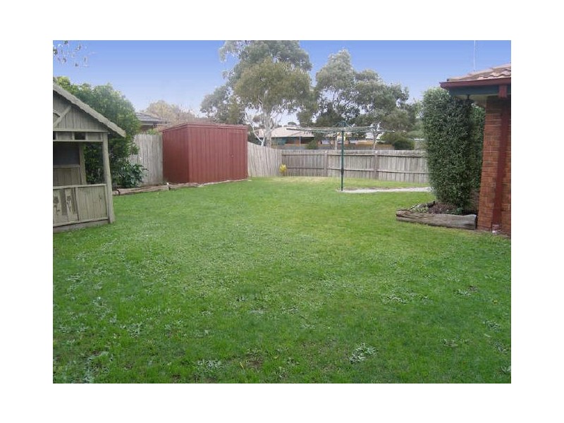 2 Festival Terrace, Berwick VIC 3806