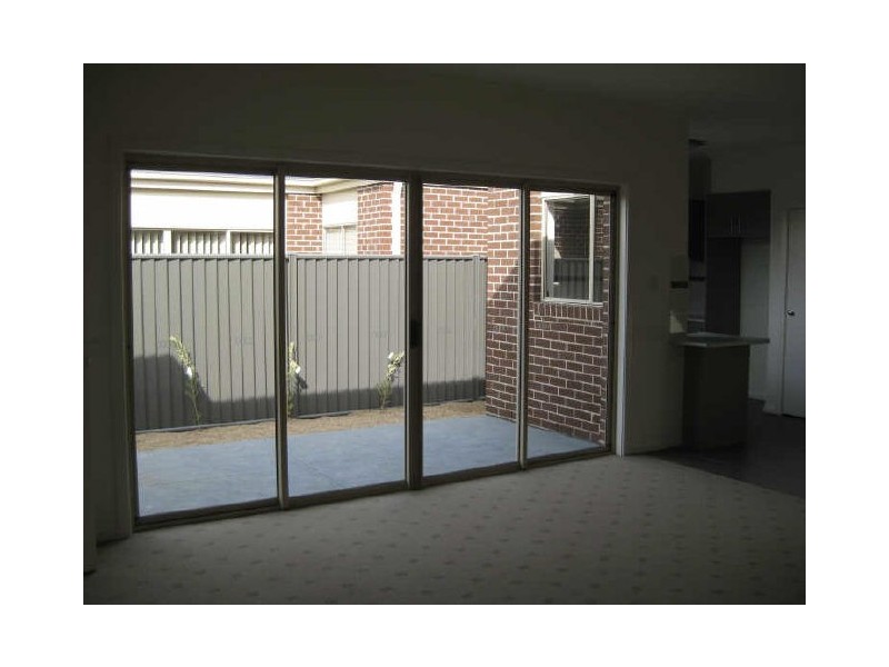11 Tranquil Lane, Cranbourne North VIC 3977