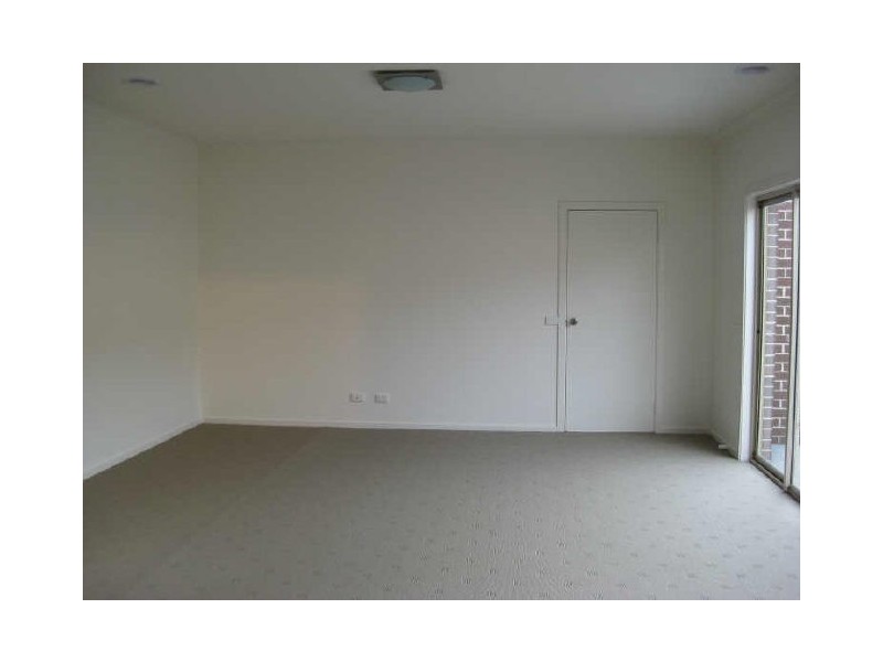 11 Tranquil Lane, Cranbourne North VIC 3977