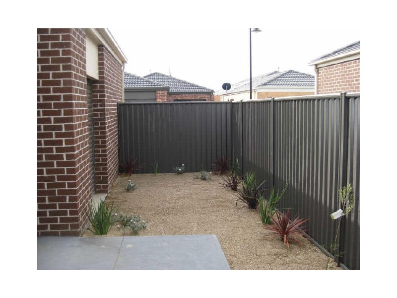 11 Tranquil Lane, Cranbourne North VIC 3977