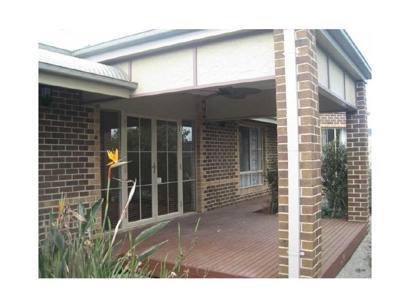 2 Don Collins Way, Berwick VIC 3806