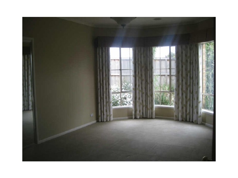 2 Don Collins Way, Berwick VIC 3806