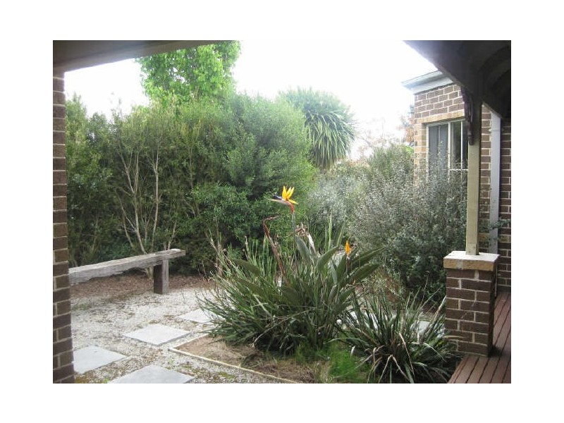 2 Don Collins Way, Berwick VIC 3806