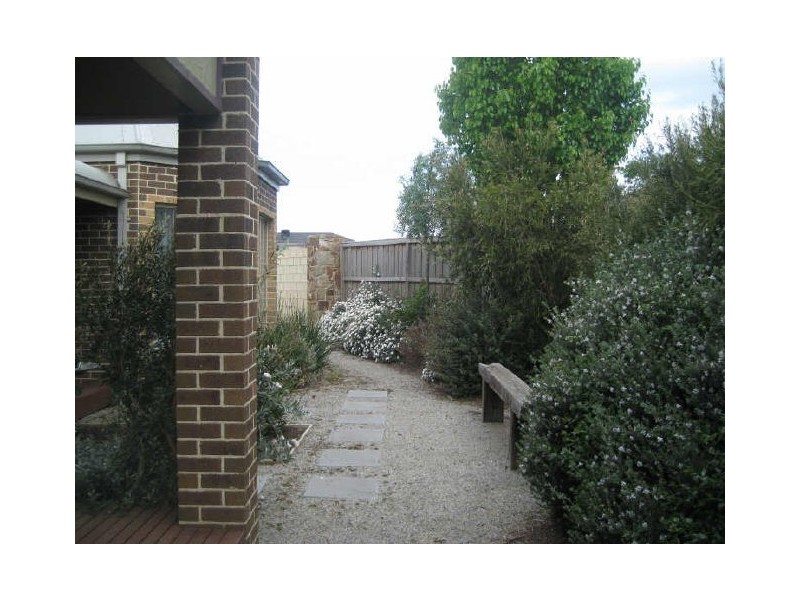 2 Don Collins Way, Berwick VIC 3806