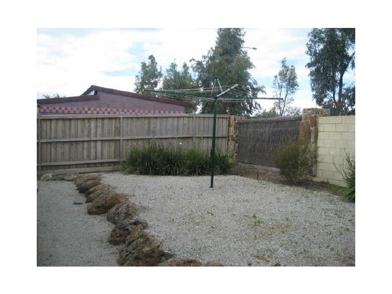 2 Don Collins Way, Berwick VIC 3806