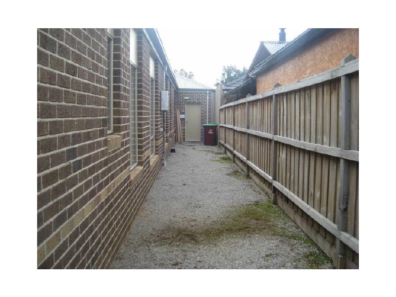 2 Don Collins Way, Berwick VIC 3806