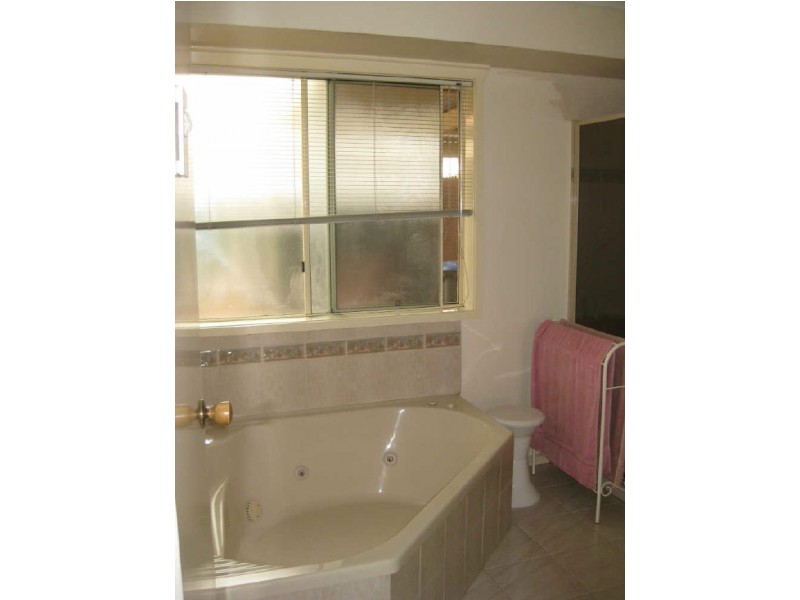 1 Riddleston Court, Narre Warren VIC 3805