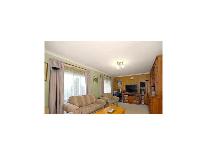 35 Bemersyde Drive, Berwick VIC 3806