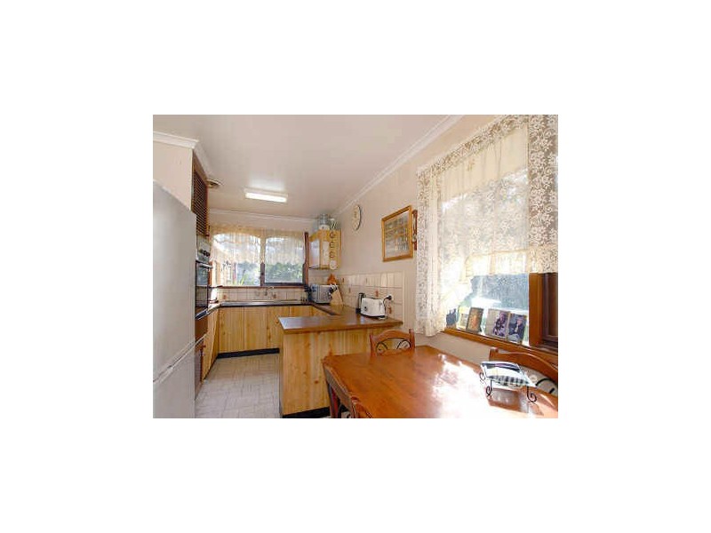 35 Bemersyde Drive, Berwick VIC 3806