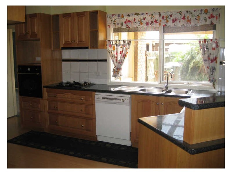 33 Greenacre Crescent, Narre Warren VIC 3805