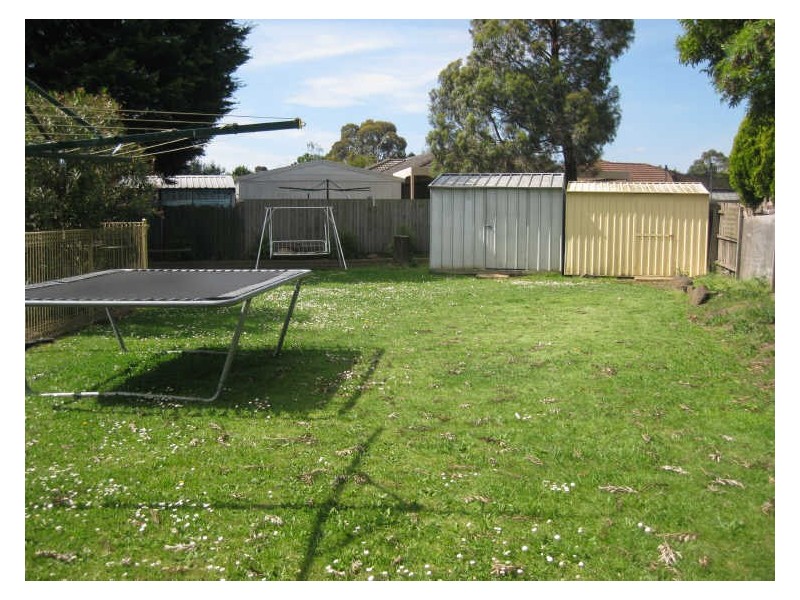 33 Greenacre Crescent, Narre Warren VIC 3805