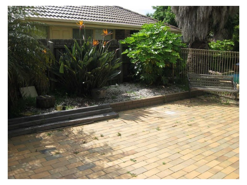 33 Greenacre Crescent, Narre Warren VIC 3805