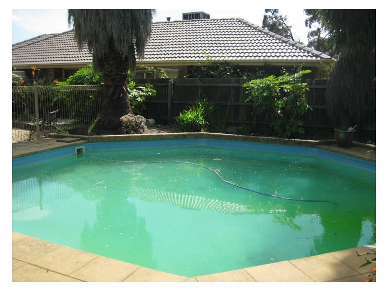 33 Greenacre Crescent, Narre Warren VIC 3805