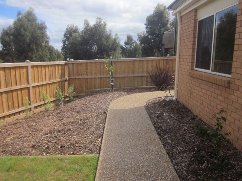 2 Mandalay Court, Berwick VIC 3806