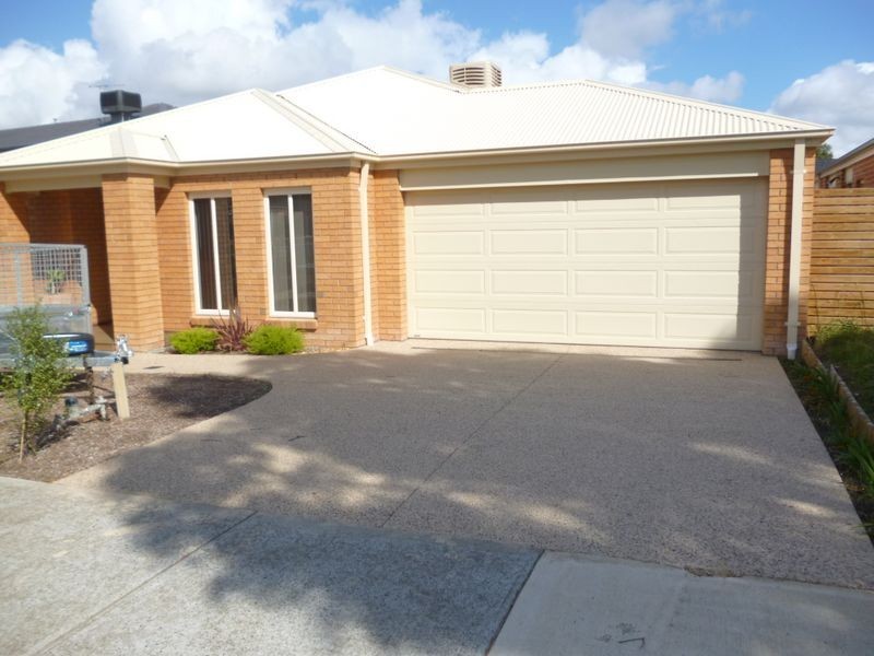 47 Riviera Drive, Berwick VIC 3806