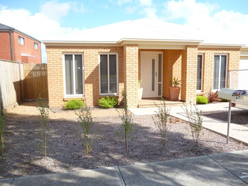 47 Riviera Drive, Berwick VIC 3806