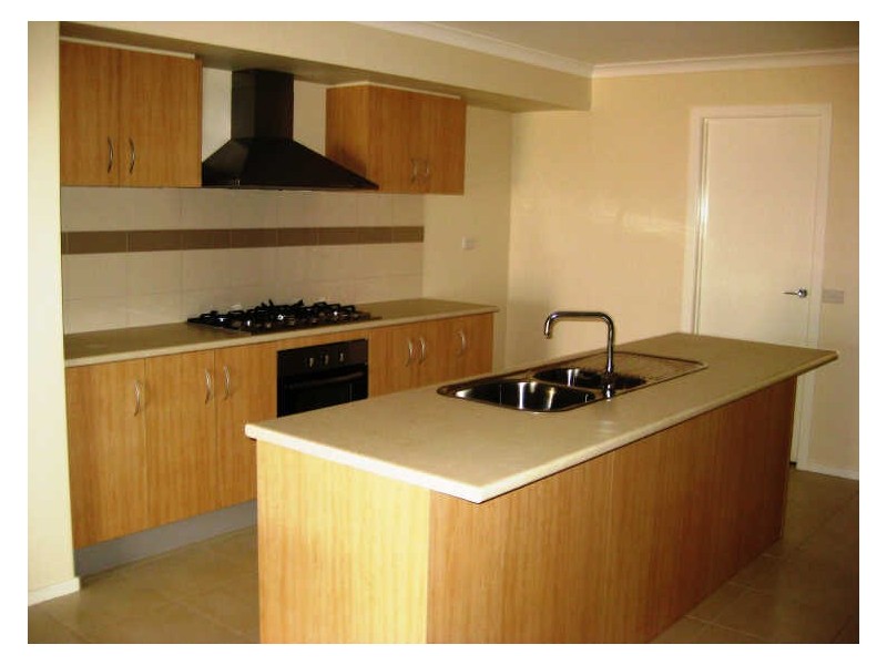 47 Riviera Drive, Berwick VIC 3806