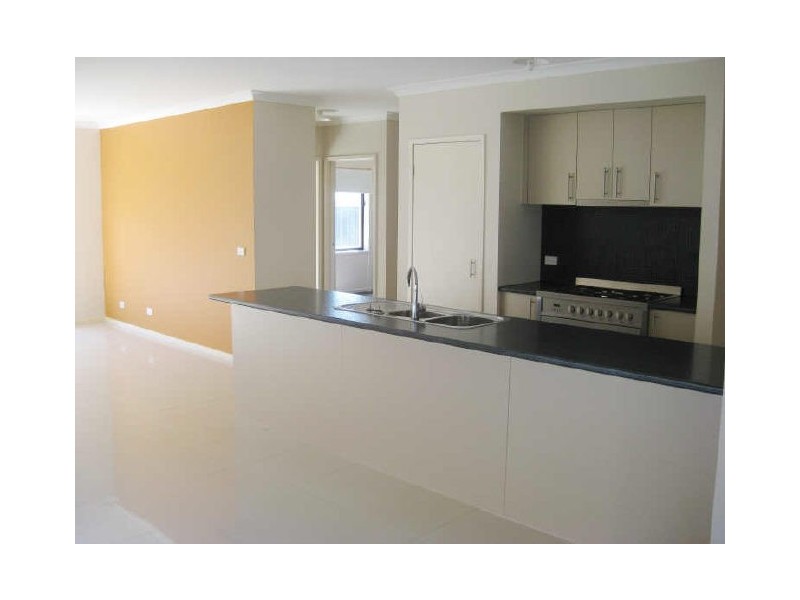 28 Sabel Drive, Cranbourne North VIC 3977