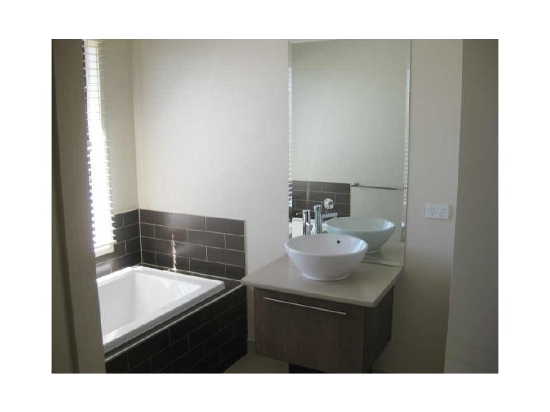 28 Sabel Drive, Cranbourne North VIC 3977