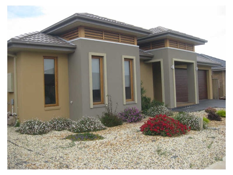 8 Little Gem Way, Berwick VIC 3806