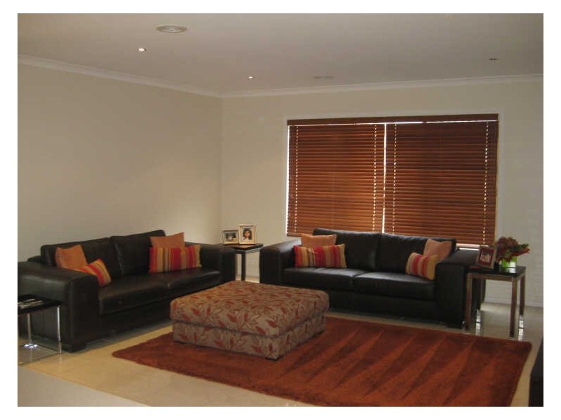 8 Little Gem Way, Berwick VIC 3806