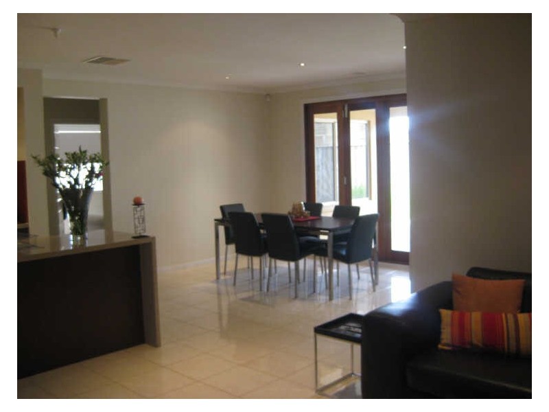 8 Little Gem Way, Berwick VIC 3806