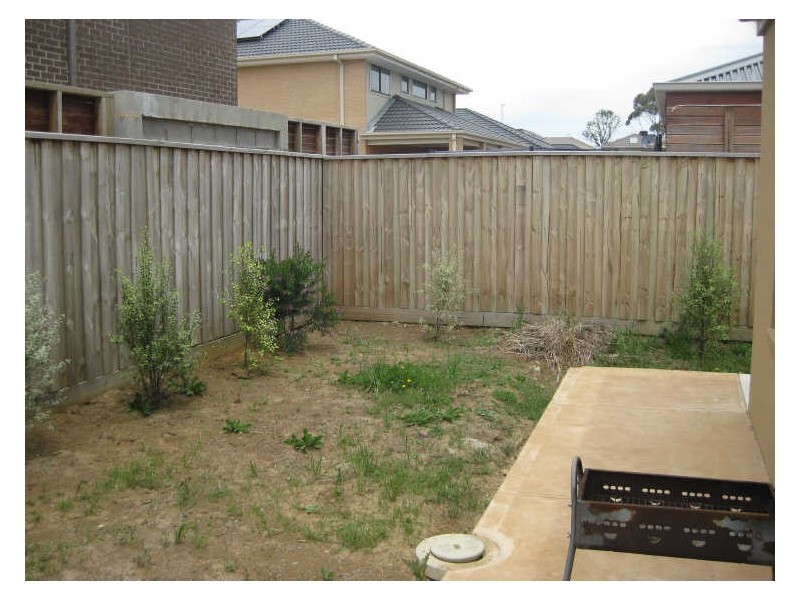 8 Little Gem Way, Berwick VIC 3806