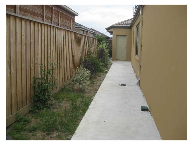 8 Little Gem Way, Berwick VIC 3806