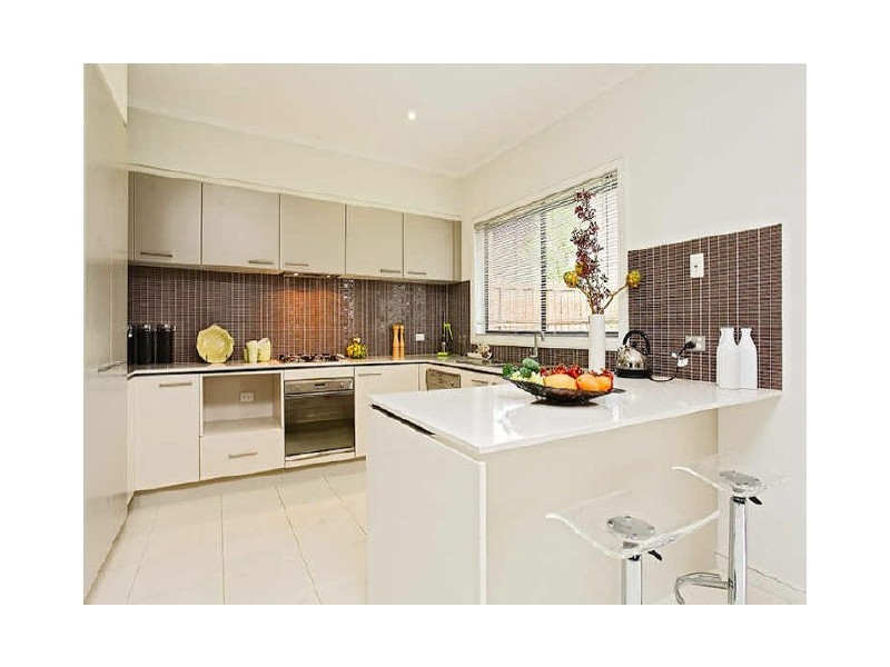 2 Boronia Avenue, Cranbourne VIC 3977