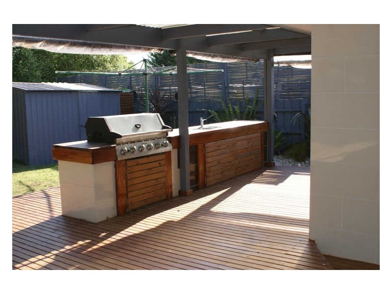 12 Hillman Court, Berwick VIC 3806