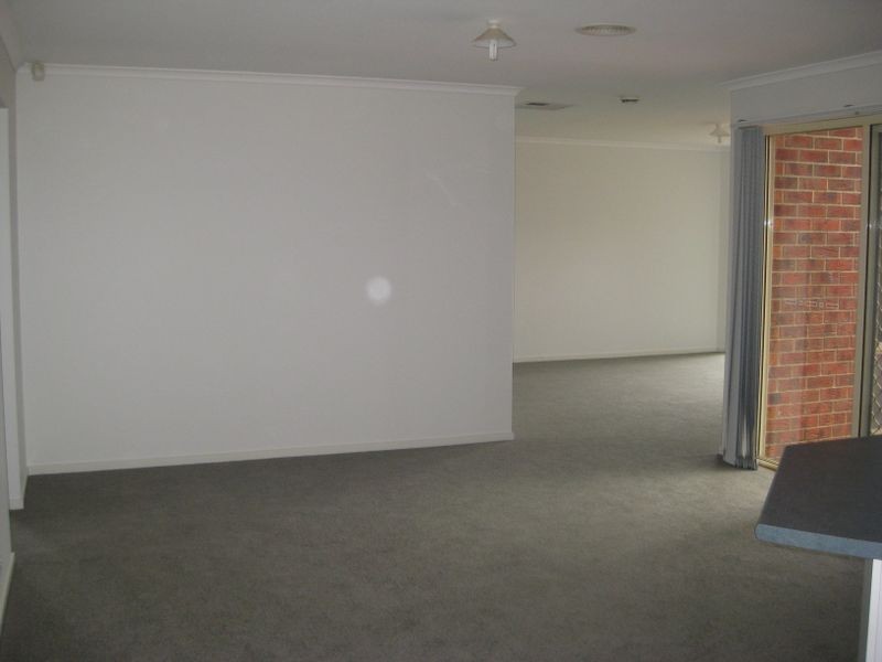 5 Kinsale View, Berwick VIC 3806