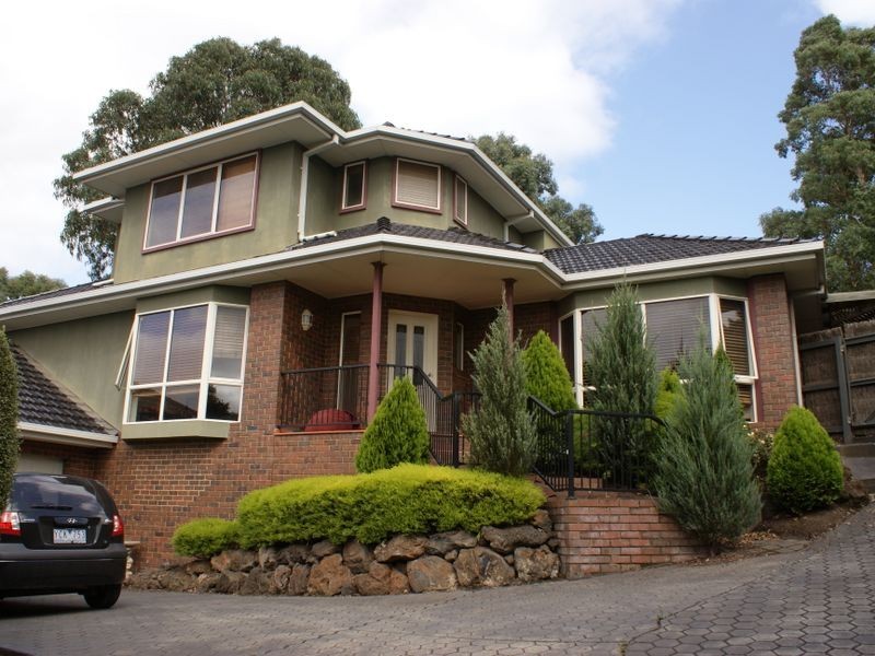 2/20 Outlook Drive, Berwick VIC 3806