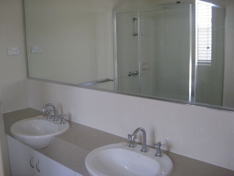 16 Barak Avenue, Berwick VIC 3806