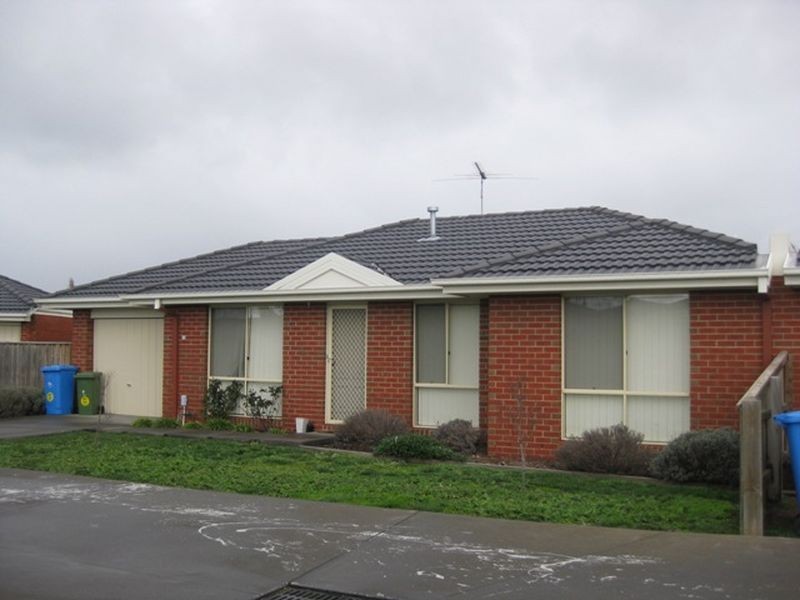 11/21 Merrijig Avenue, Cranbourne VIC 3977