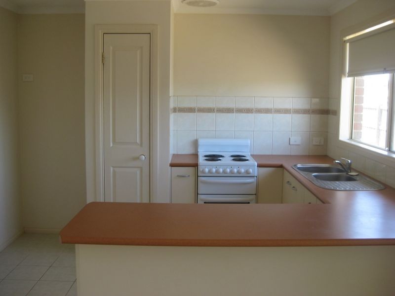 11/21 Merrijig Avenue, Cranbourne VIC 3977