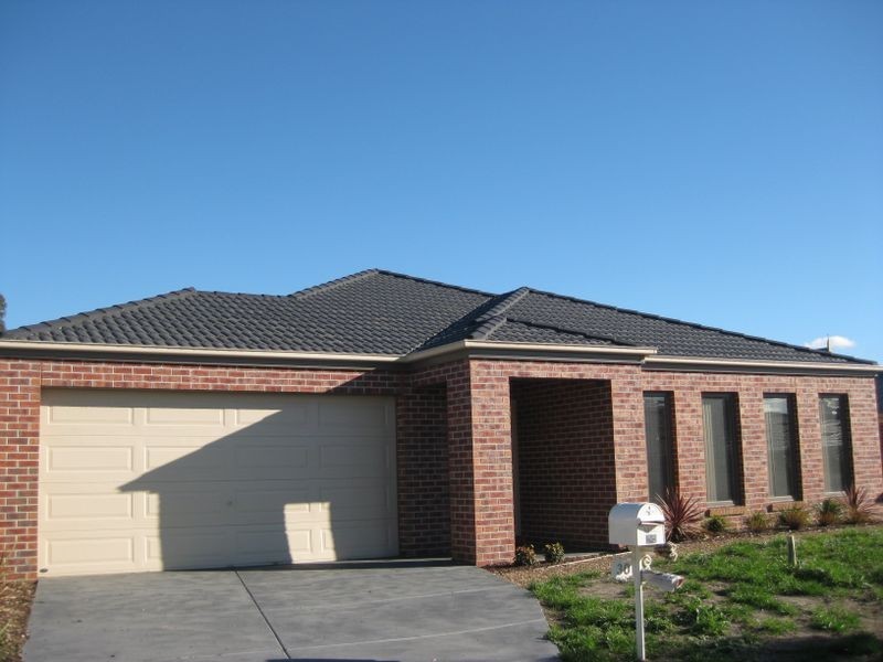 30 Nightingale Crescent, Berwick VIC 3806