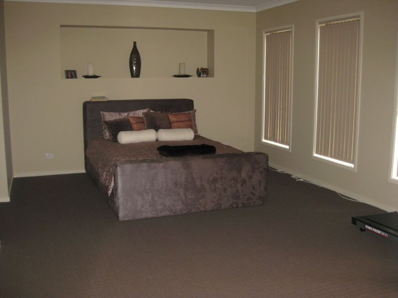 30 Nightingale Crescent, Berwick VIC 3806