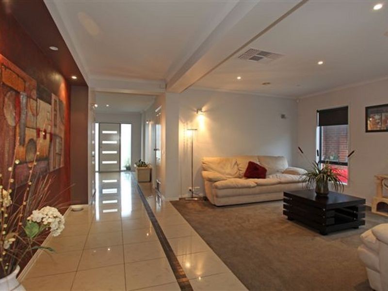 28 Olive Road, Lynbrook VIC 3975