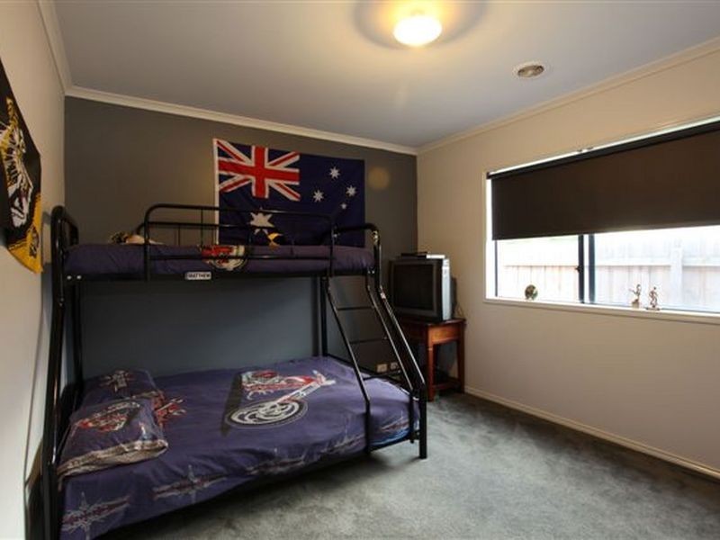 28 Olive Road, Lynbrook VIC 3975