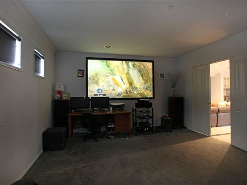 28 Olive Road, Lynbrook VIC 3975