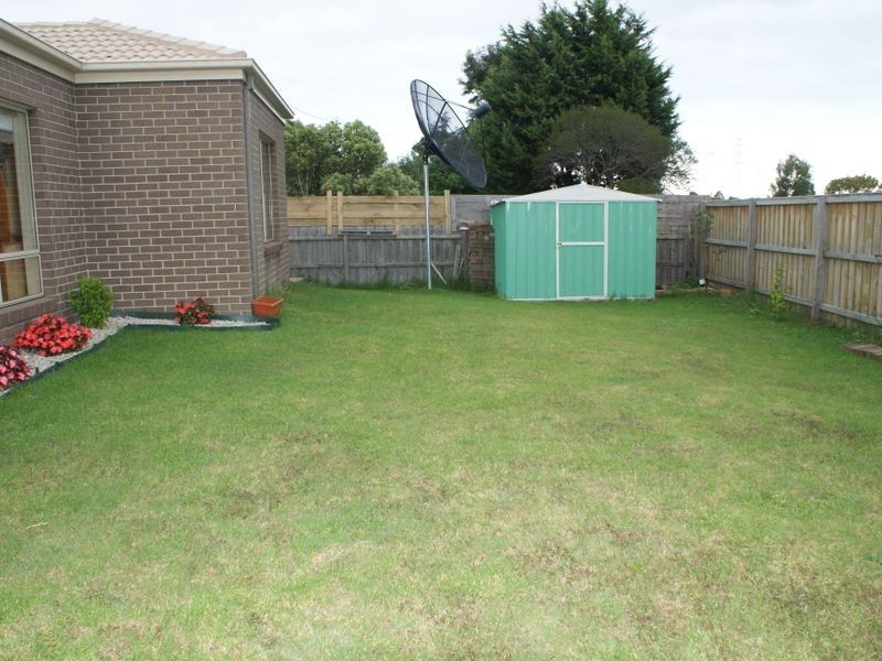 7 Bunbury Avenue, Narre Warren VIC 3805