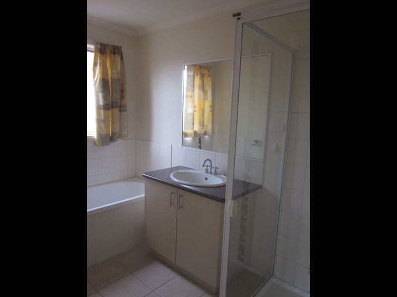 3 Dempster Way, Berwick VIC 3806